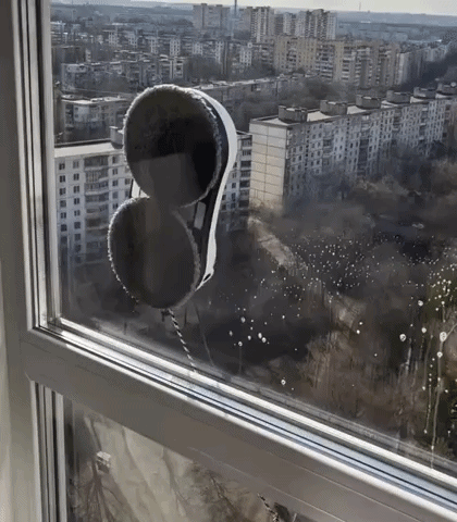 Automatic Window Cleaning Robot with Safe Suction | Streak-Free Results for Perfect Glass
