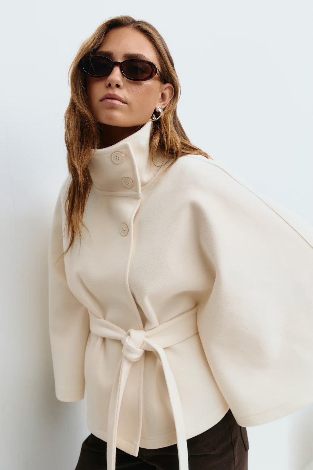 Beatrice | Cappotto Mantella Donna Collo Alto con Cintura - Linea Scenica