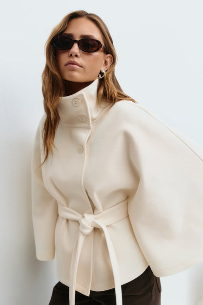 Beatrice | Cappotto Mantella Donna Collo Alto con Cintura - Linea Scenica