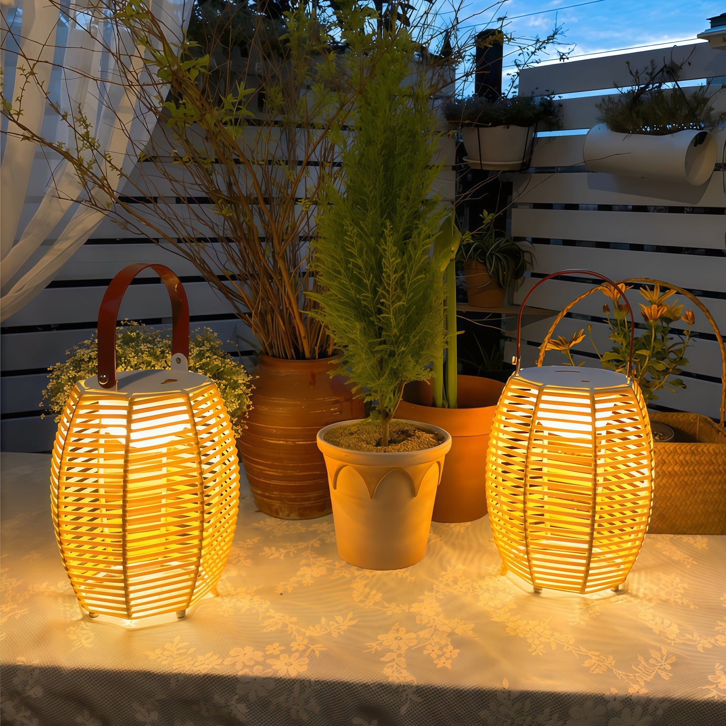 Solar Garden Lamp in Rattan with Waterproof Handle