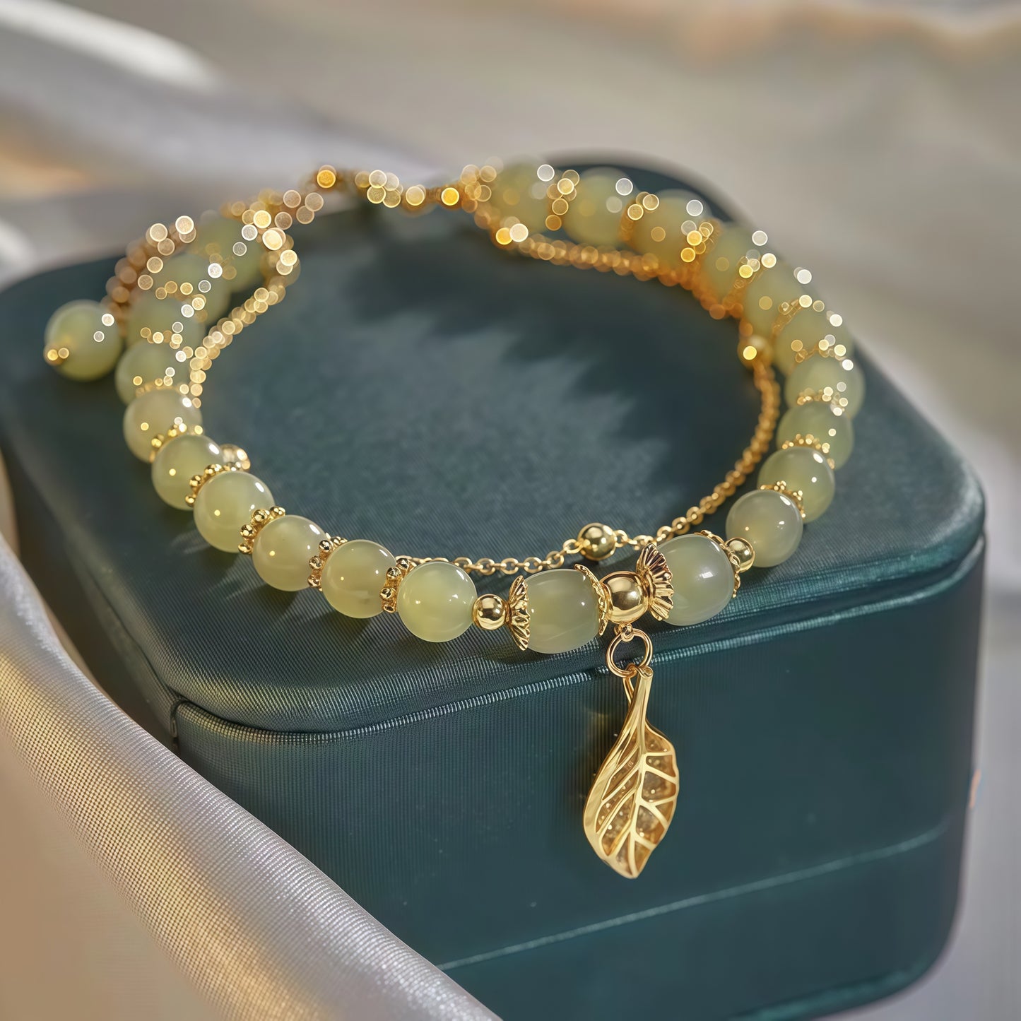 Women's Bracelet in Green Jade with Golden Details