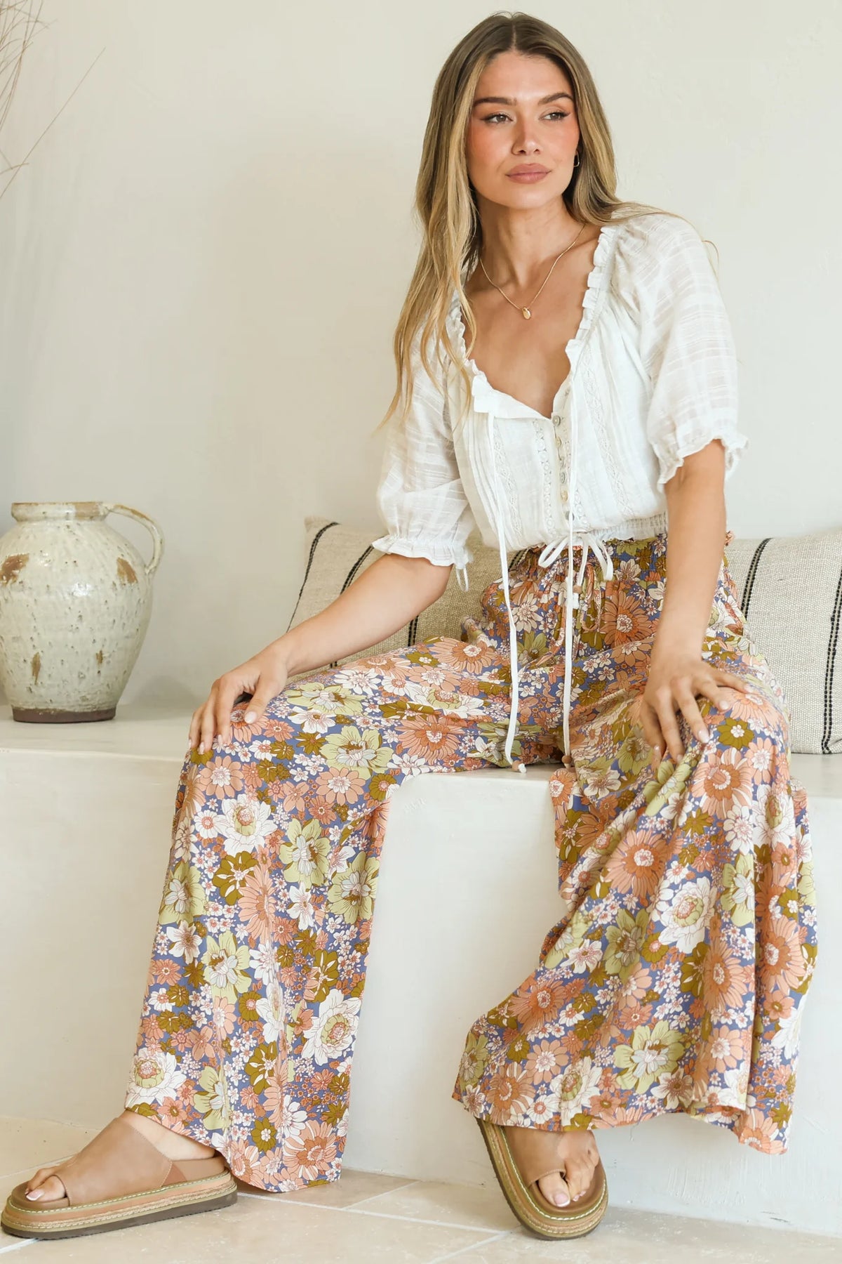 Ava | Eleganti Pantaloni a Gamba Larga con Stampa Floreale 4