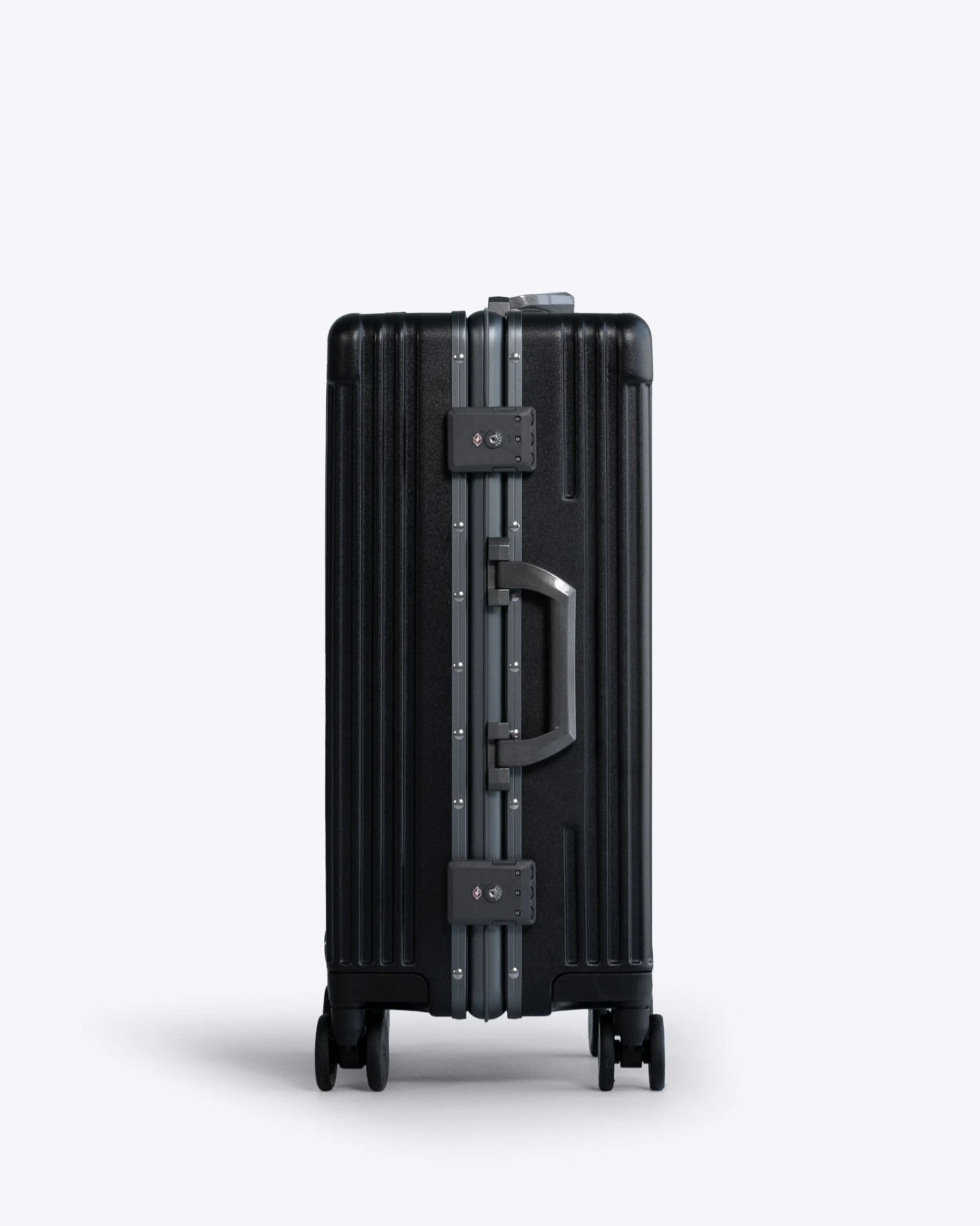 All-in-One Carry-On Luggage with USB Port and Laptop Pocket - Sleek Design for Comfortable Travel