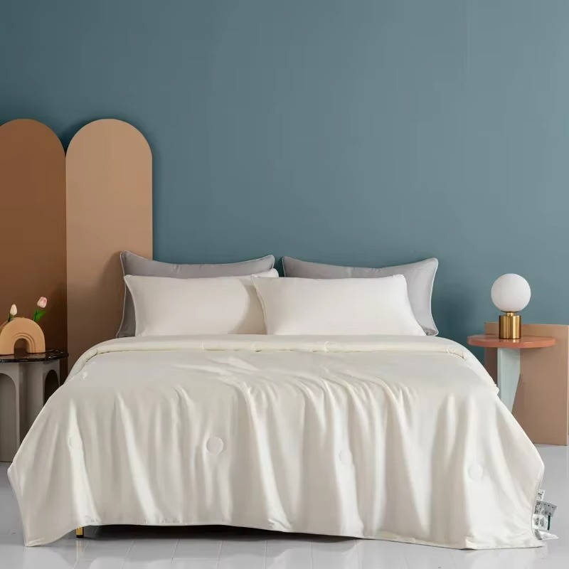 Cooling Blanket | Summer Blanket in Ice Silk with Cooling Technology | Reversible Design for a Cool and Comfortable Night