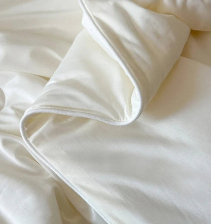 Cooling Blanket | Summer Blanket in Ice Silk with Cooling Technology | Reversible Design for a Cool and Comfortable Night