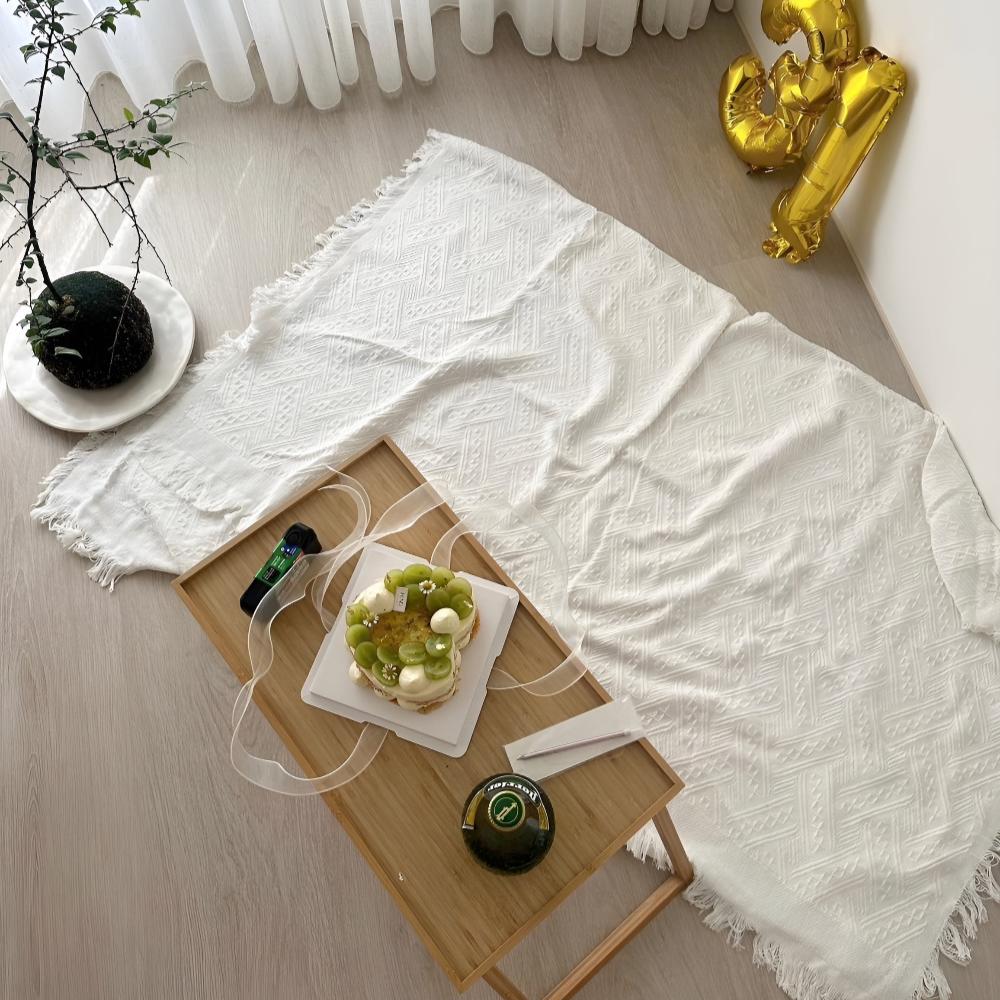 Elegant Picnic Blanket with Water-Resistant Backing | Comfort and Design for Outdoor Activities