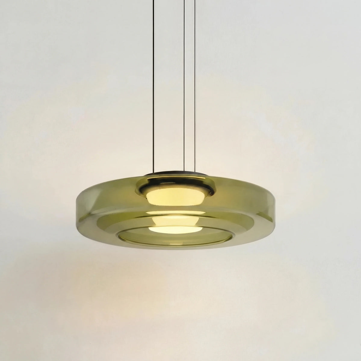 CristalloVerde | Elegante Lampada a Sospensione Moderna in Vetro Verde 1