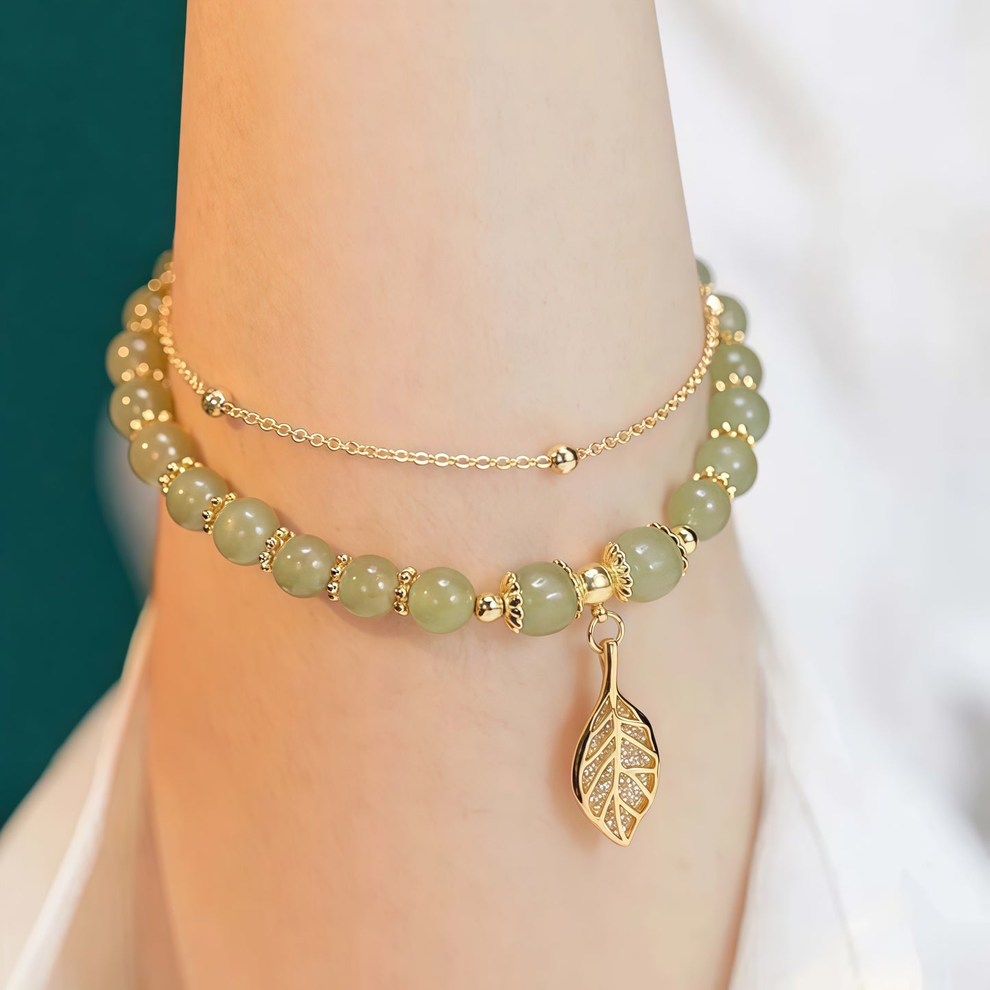 Women's Bracelet in Green Jade with Golden Details