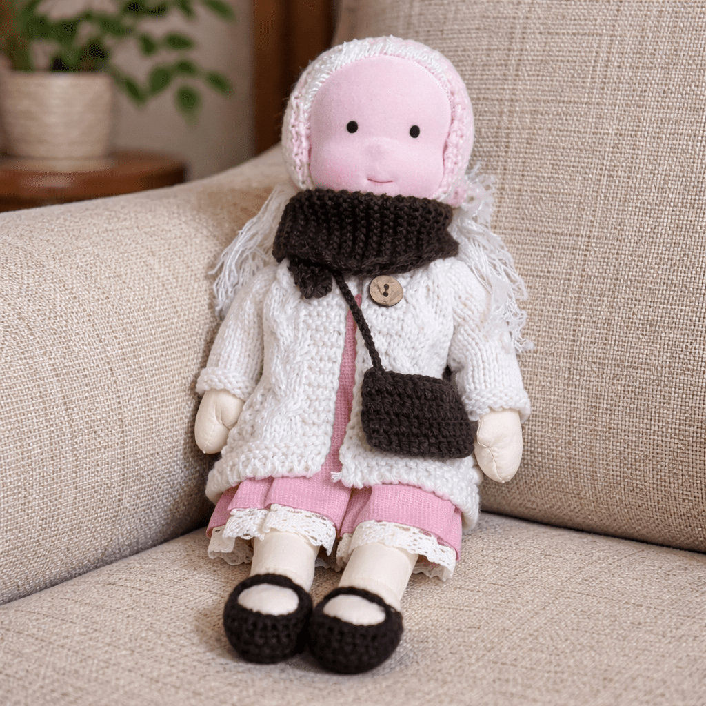 Elora | Bambola Waldorf in Cotone Fatta a Mano con Design Minimalista | Gioco Creativo per Sviluppo Emotivo 37