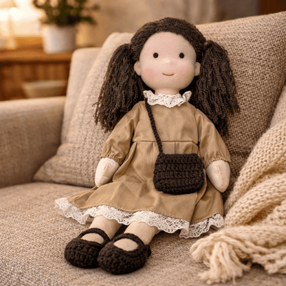 Elora | Bambola Waldorf in Cotone Fatta a Mano con Design Minimalista | Gioco Creativo per Sviluppo Emotivo 9