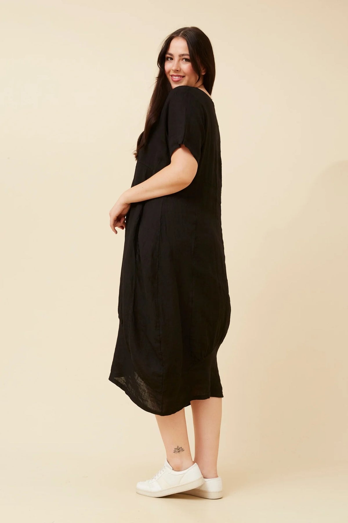 Emma | Elegante Abito Midi in Lino Nero 3