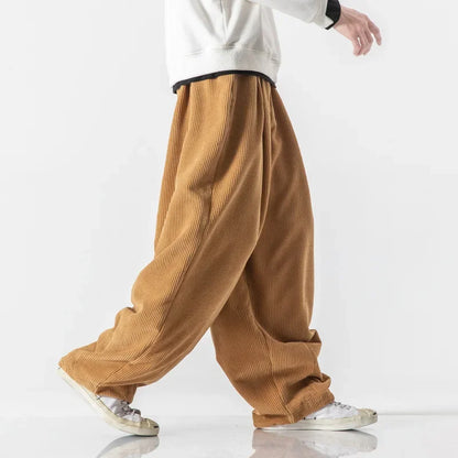 Ethan | Comodi Pantaloni Tuta In Velluto A Coste Uomo 1