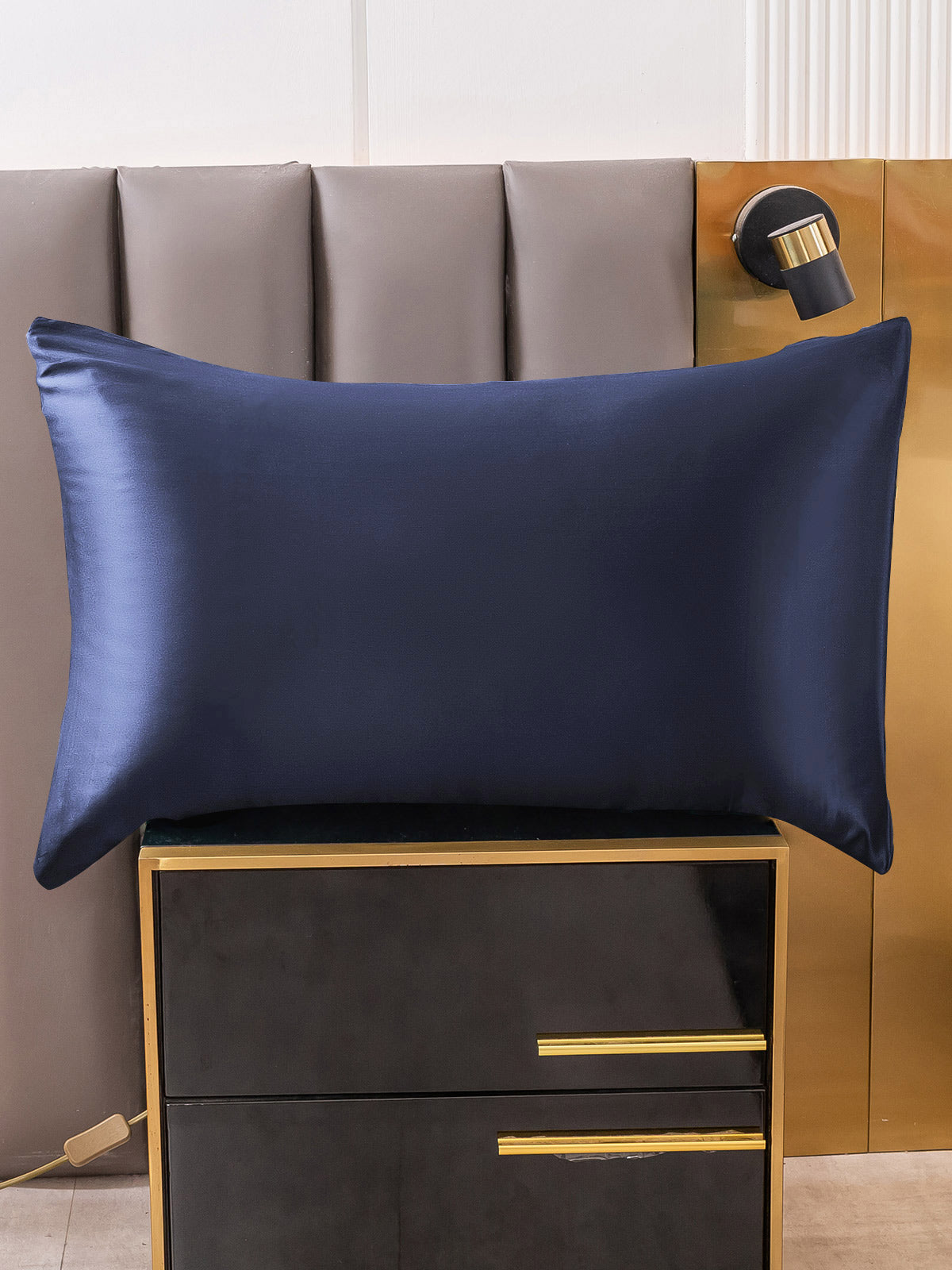 Silk Pillowcase | 30 Momme Silk Pillowcase with Envelope Closure | Comfort and Wellness for Hair and Skin