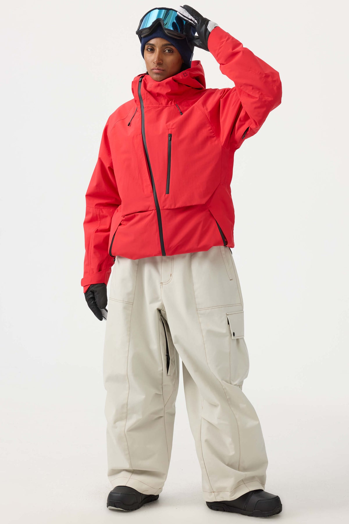 Nerina | Schwarze Damen-Schneejacke mit Belüftung und vielen Taschen - Leistung im Winter