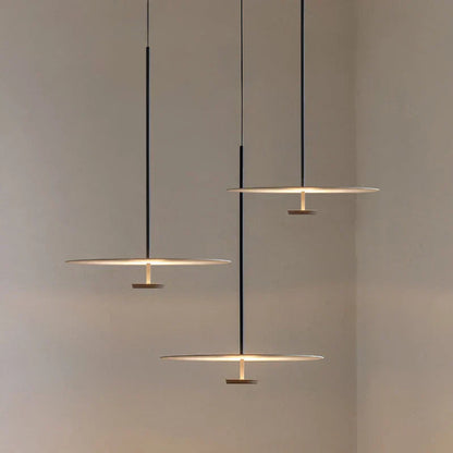 Lampada a Sospensione Minimalista con Design Elegante e Illuminazione Moderna per Atmosfera Raffinata 1