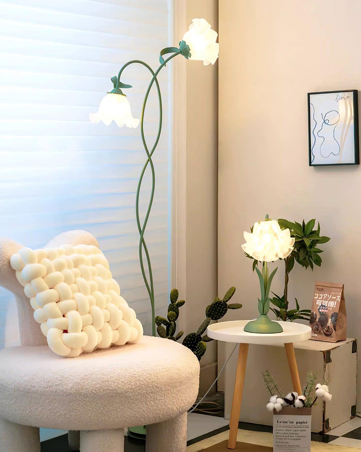Floral Floor Lamp with Elegant Lampshades