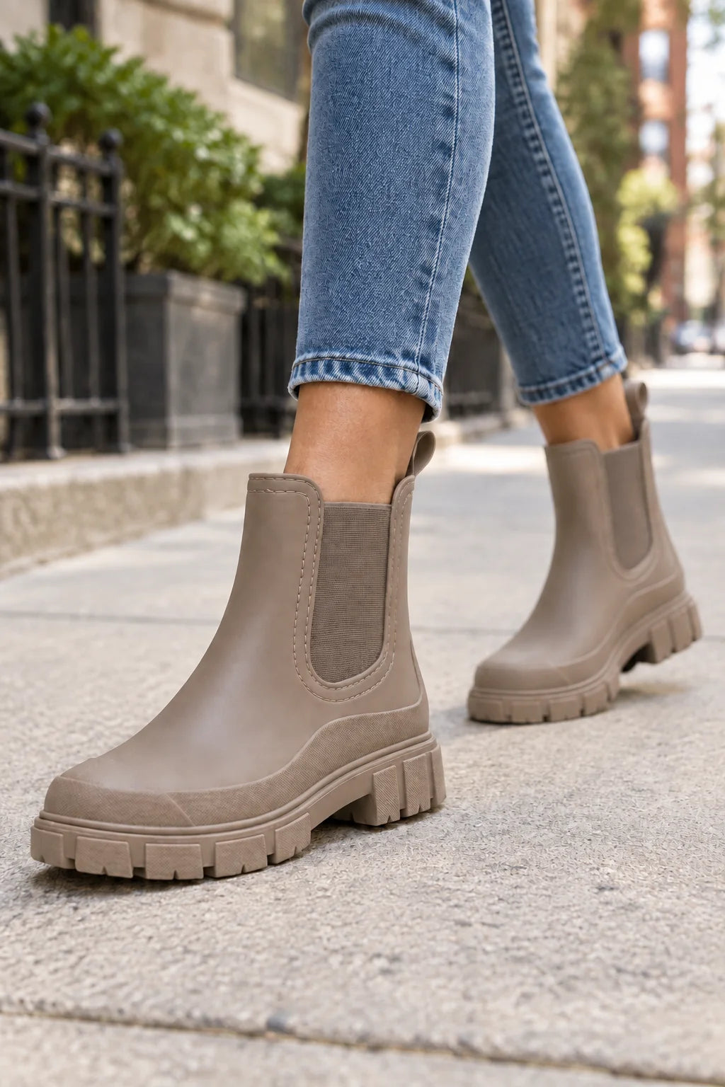 Luca | Eleganti Stivaletti Chelsea Donna Versatili e Robusti 1