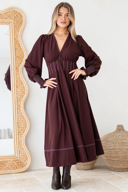 Mia | Elegante Abito Midi Fit And Flare con Scollatura a V 0