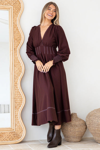 Mia | Elegante Abito Midi Fit And Flare con Scollatura a V 4
