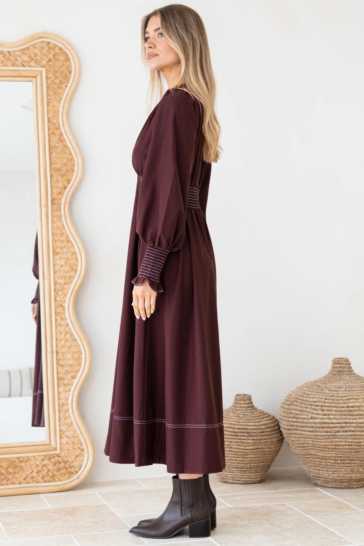Mia | Elegante Abito Midi Fit And Flare con Scollatura a V 6