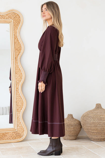 Mia | Elegante Abito Midi Fit And Flare con Scollatura a V 6