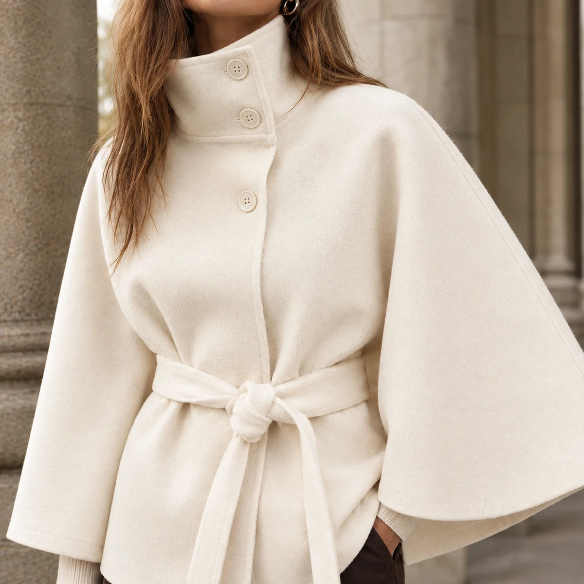 Mia | Elegante Cappa Ampia con Cintura Regolabile 1