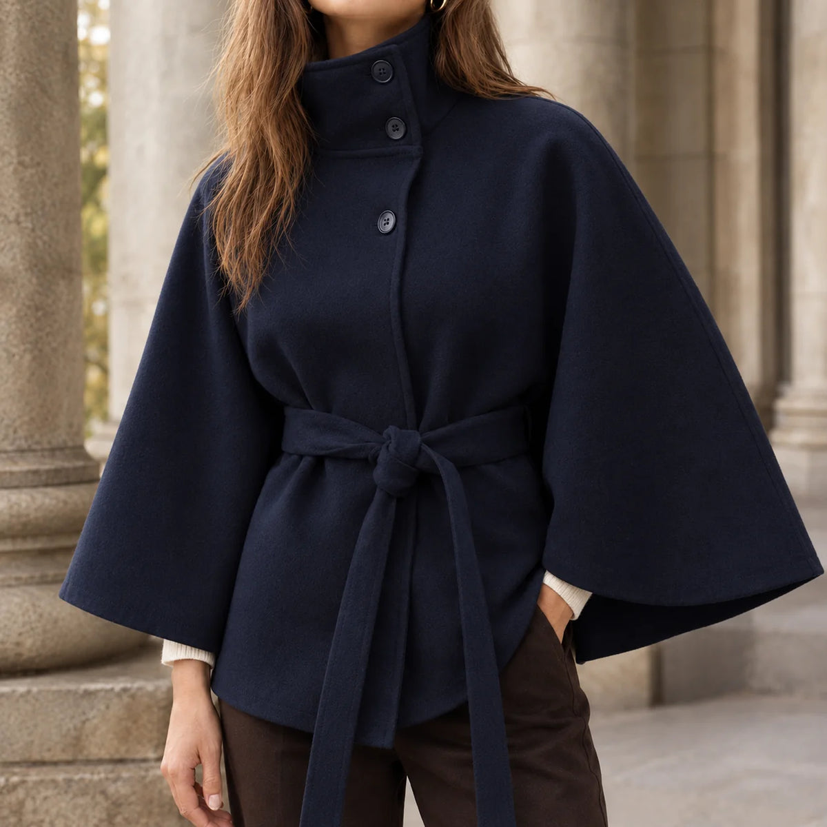 Mia | Elegante Cappa Ampia con Cintura Regolabile 2