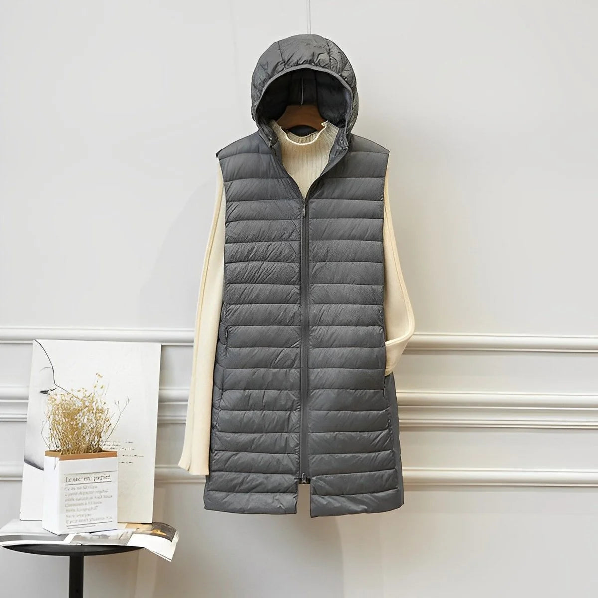 Mia | Elegante Gilet Lungo Trapuntato con Cappuccio per Donna 2