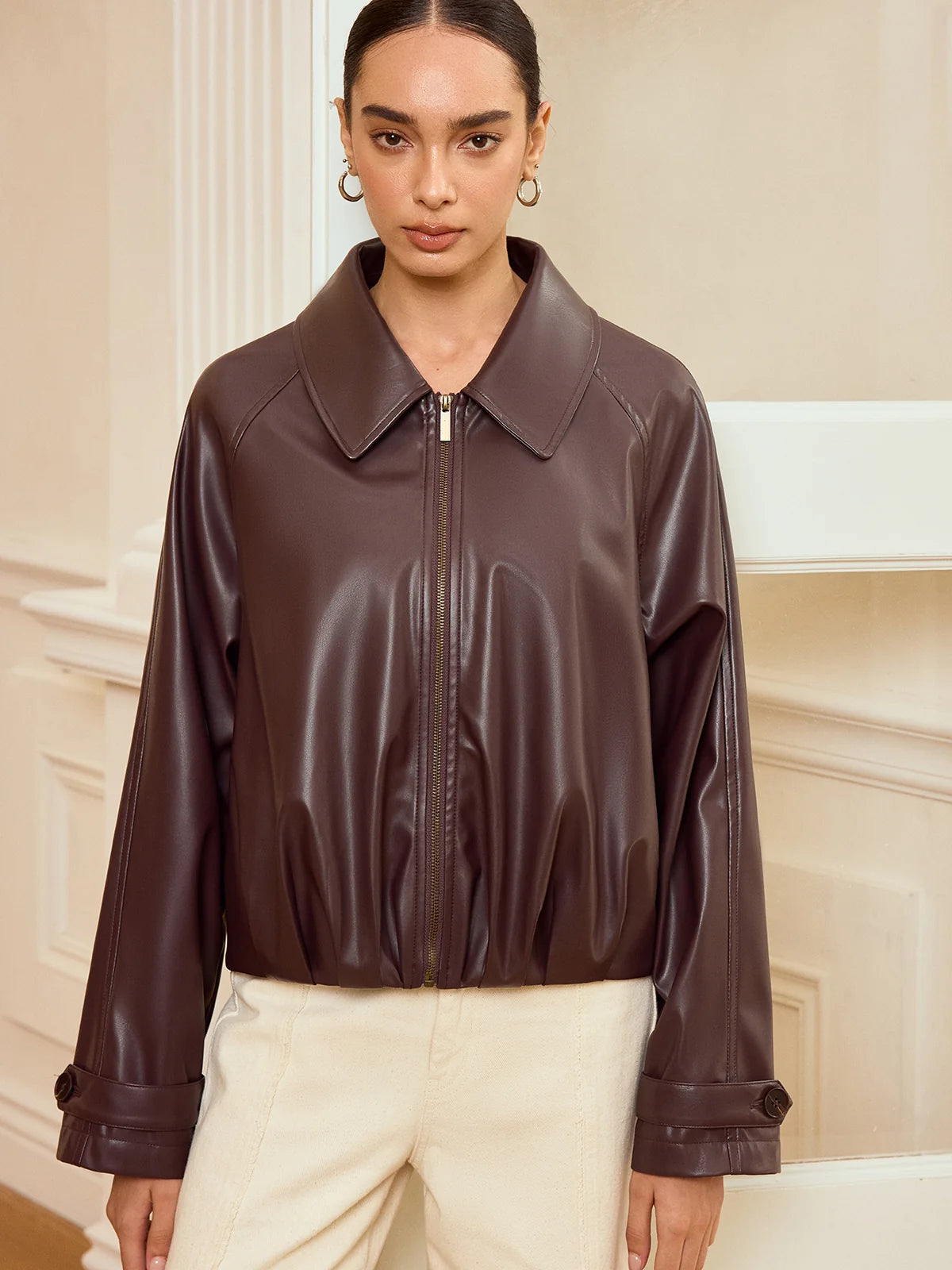 Mia | Elegante Giubbotto Ecopelle Donna con Colletto e Cerniera 2