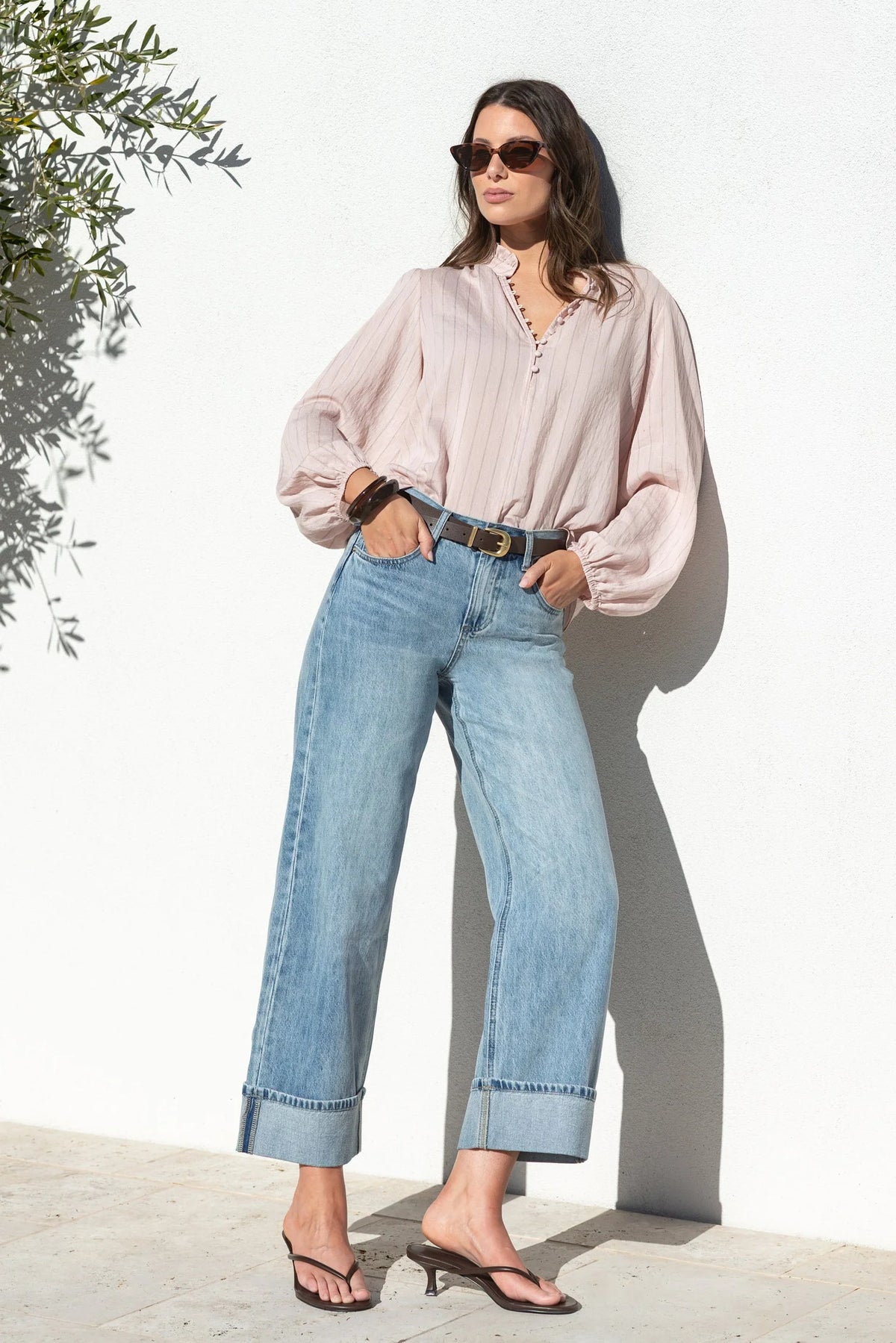 Mia | Elegante Top a Maniche Lunghe con Collo Alto e Dettagli Femminili 3