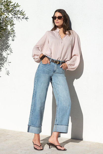 Mia | Elegante Top a Maniche Lunghe con Collo Alto e Dettagli Femminili 3