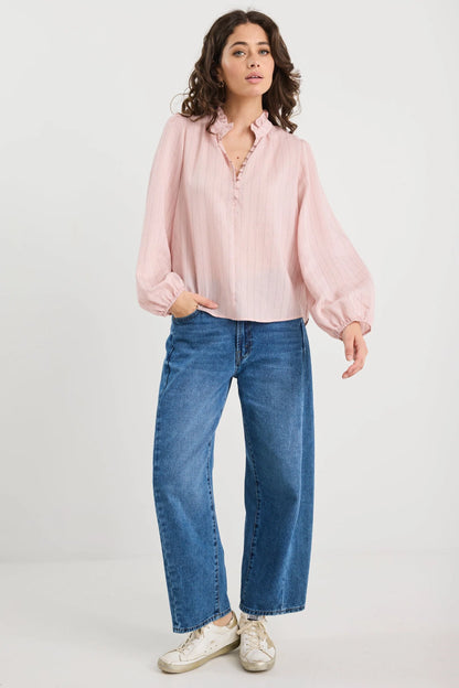 Mia | Elegante Top a Maniche Lunghe con Collo Alto e Dettagli Femminili 4
