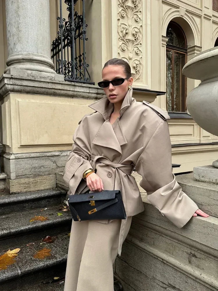 Mia | Elegante Trench Coat Antivento con Lacci 1