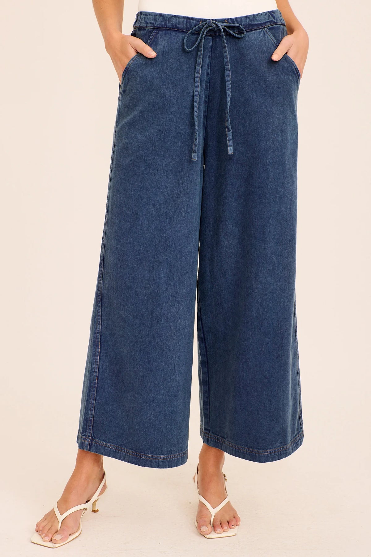 Mia | Relaxed Twill Cotton Trousers in Indigo 0
