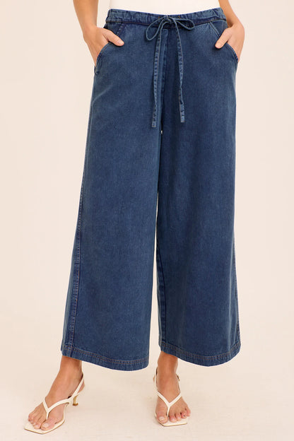 Mia | Relaxed Twill Cotton Trousers in Indigo 0