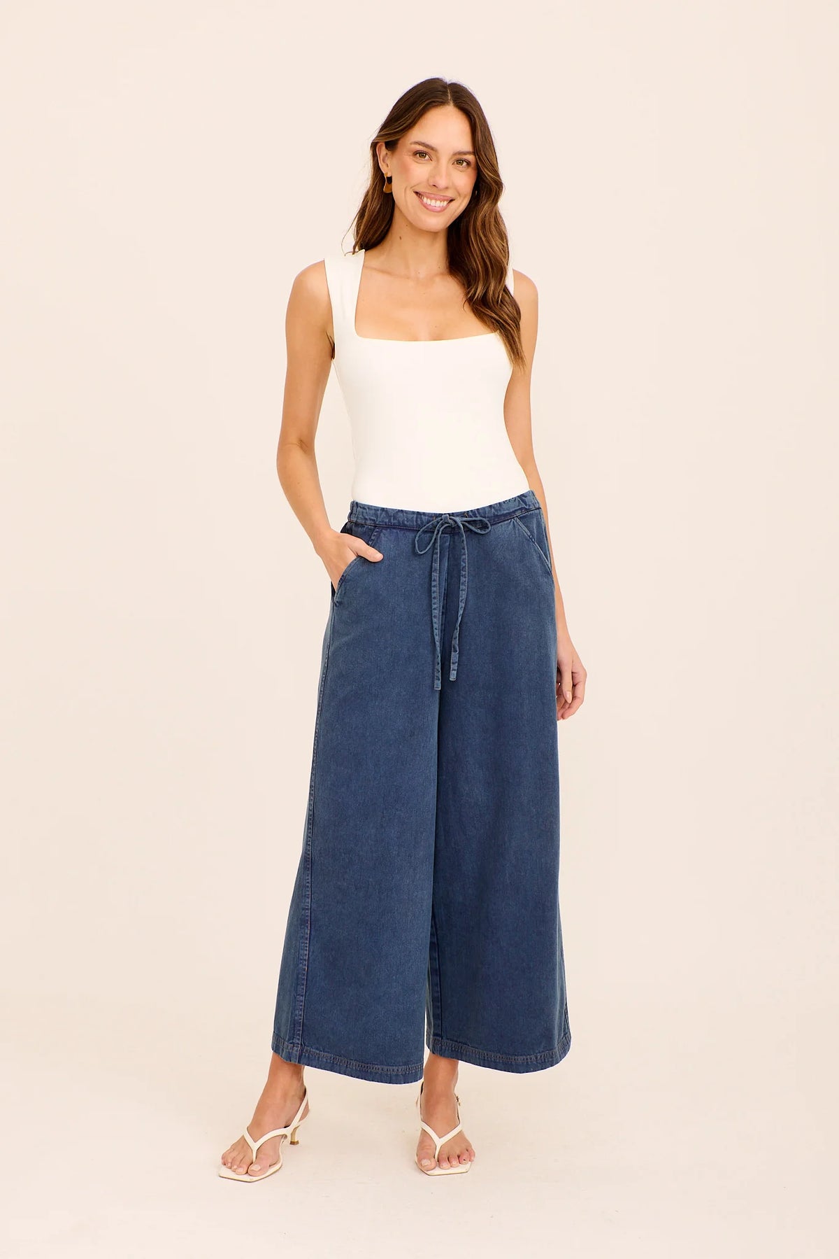 Mia | Relaxed Twill Cotton Trousers in Indigo 3