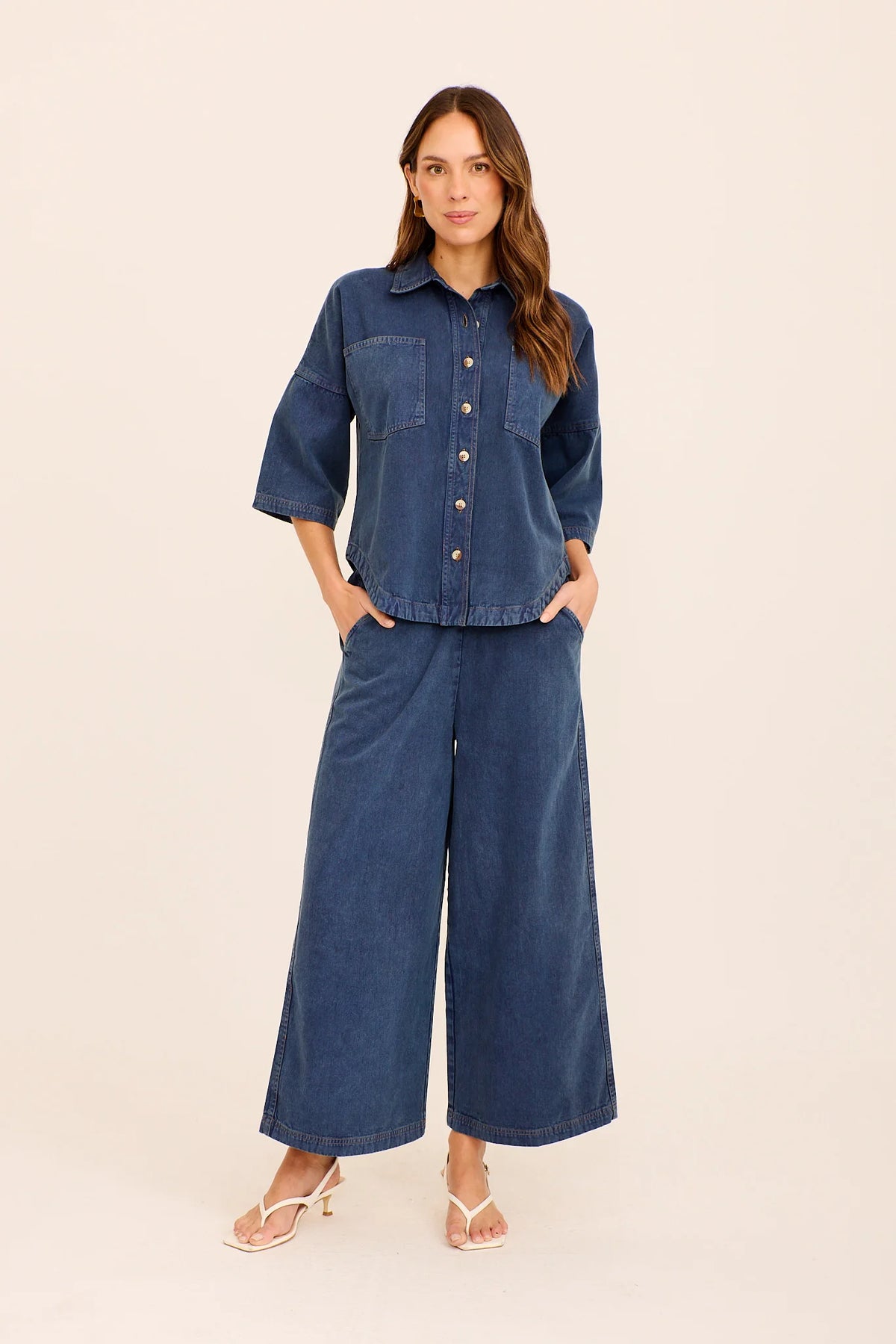 Mia | Relaxed Twill Cotton Trousers in Indigo 4