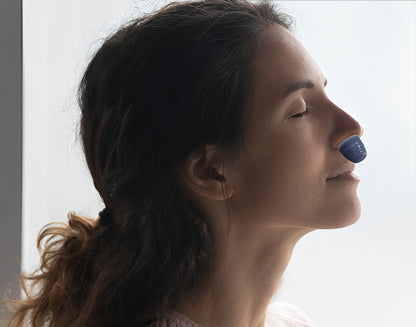 Micro CPAP | Macchina per Apnea Notturna Portatile e Silenziosa con Auricolari Ergonomici | Soluzione Compatta per un Sonno Ristoratore
