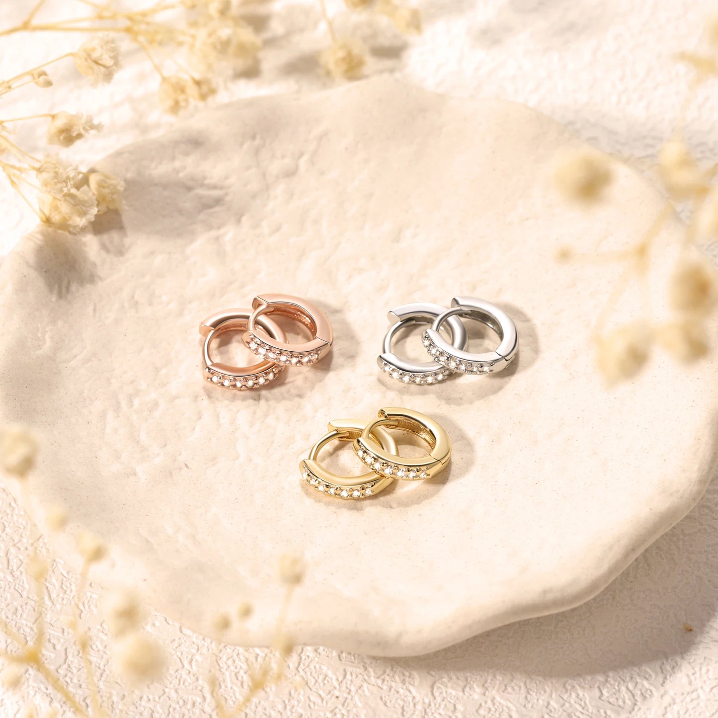 Minimalista | Orecchini Donna a Cerchio in Acciaio Inossidabile con Zirconia Cubica Ð Design Elegante per Look Raffinato 3