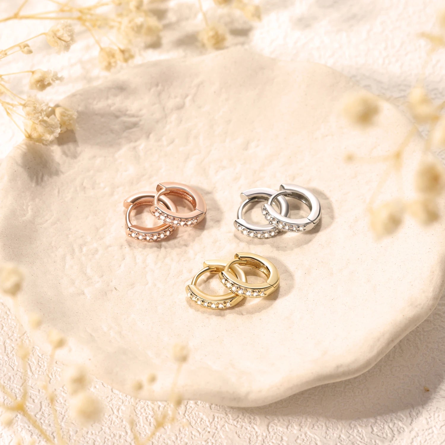 Minimalista | Orecchini Donna a Cerchio in Acciaio Inossidabile con Zirconia Cubica Ð Design Elegante per Look Raffinato 3