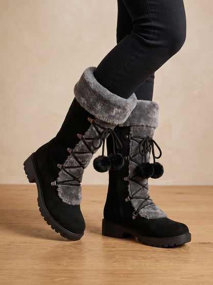 Ortensia | Halbhohe Winterstiefel für Damen mit weichem Umschlag und Pompon - Verspielte Wärme