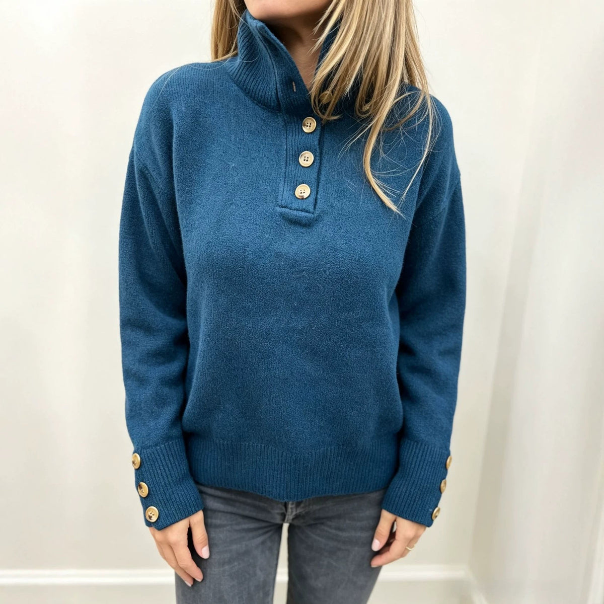 Olivia | Women's Turtleneck Sweater with Wooden Buttons - Refined Warmth