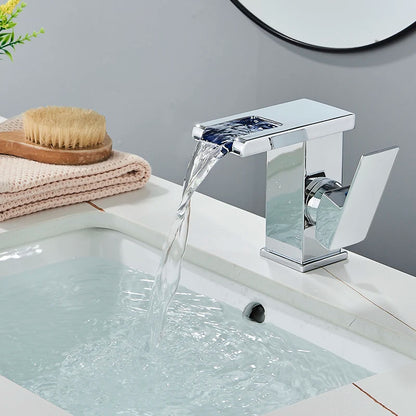 Rubinetto Lavabo Nero con LED e Maniglia Singola | Design Elegante per Controllo Temperatura 16