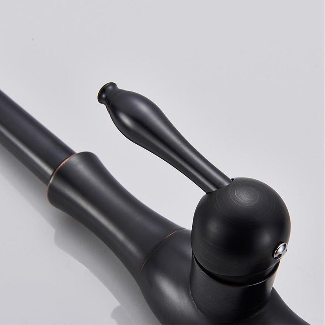Pull-Out Kitchen Faucet with Spray Head for Greater Flexibility | Modern Stainless Steel Design for Any Kitchen
