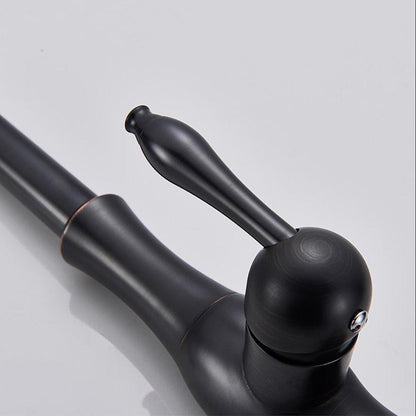 Pull-Out Kitchen Faucet with Spray Head for Greater Flexibility | Modern Stainless Steel Design for Any Kitchen