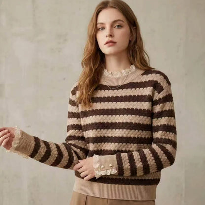 Samantha | Elegante Maglione a Righe con Pizzo per Donna 0
