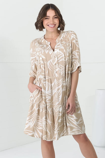 Sofia | Elegante Mini Abito Estivo con Maniche 3/4 e Stampa Jeani Beige 6