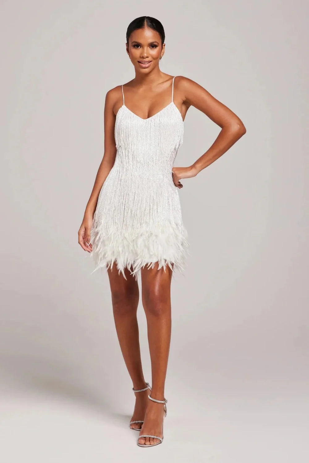 Sofia | Elegante Mini Abito con Frange e Spaghetti per Cerimonie 0