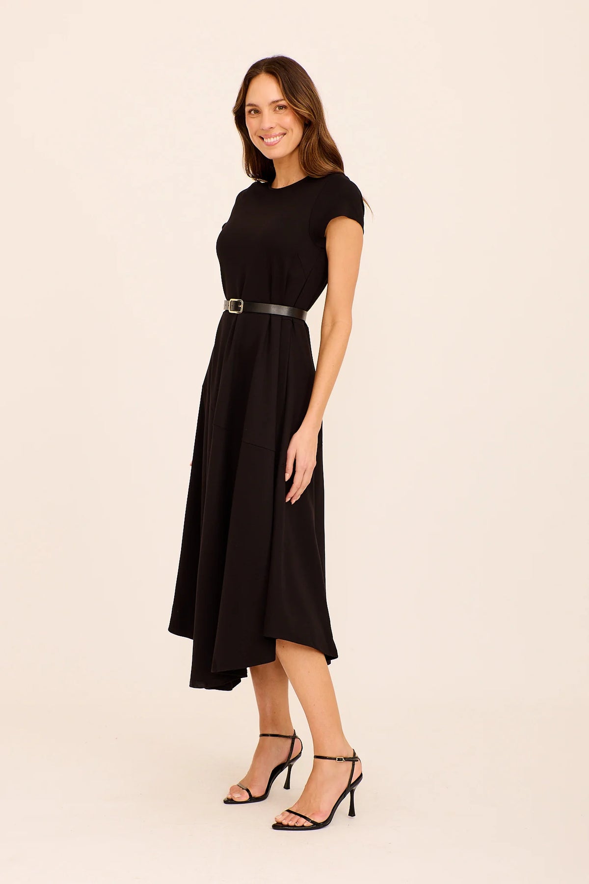 Sophia | Elegante Abito Midi Nero con Cintura per Donna 2