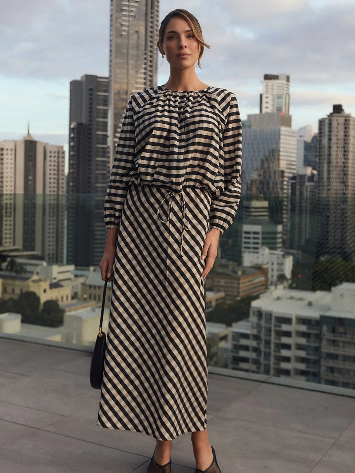 Sophia | Elegante Maxi Gonna a Quadri Bianco e Nero 0